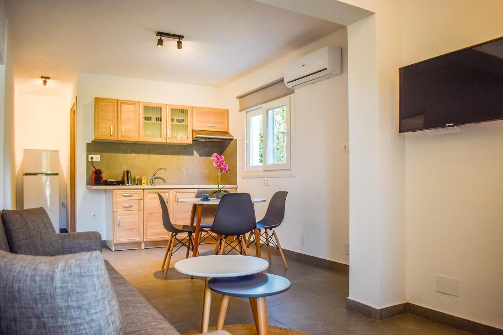 Ktima Holiday House Скиатос Экстерьер фото